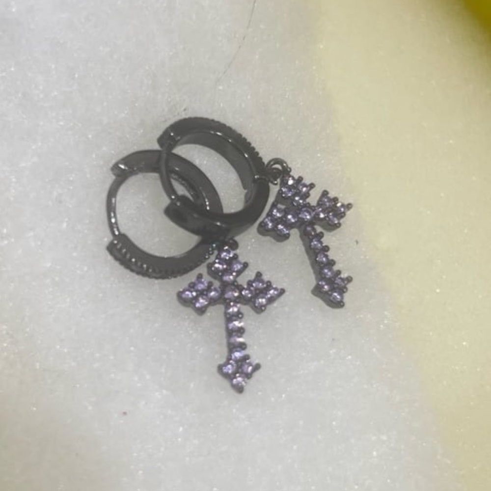 Gorgeous Amethyst Swarovski Elements Hematite Fin… - image 4